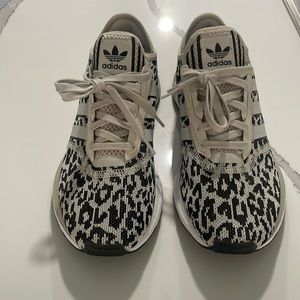 Adidas. Leopard Print.  9W Black & Tan